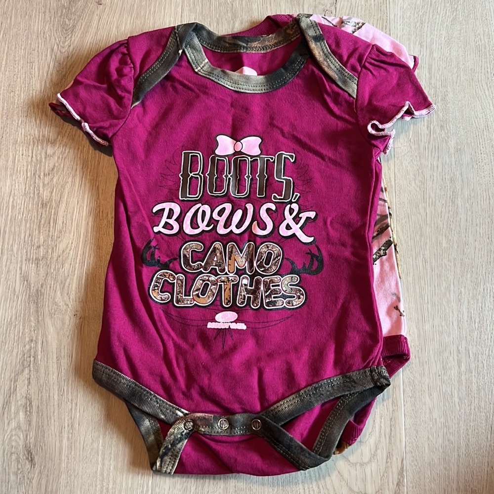 Mossy Oak Onesie (pack of two)